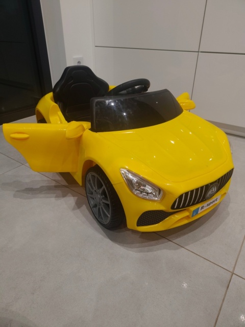 Cabrio B3 ŻÓŁTY Autko na akumulator - Światła, Dźwięki, MP3, USB - OUTLET